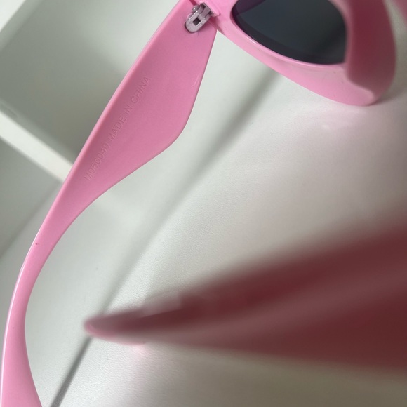 Sunglasses Inflation - Picture 8 of 8